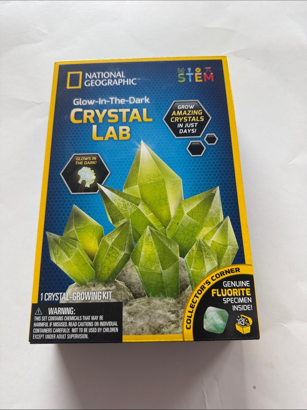 New In Box National Geographic Glow-In-The-Dark Crystal Lab Kit